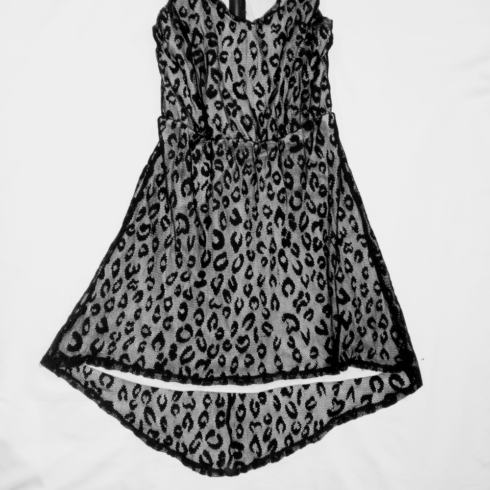 Dress - Picture 2 of 6